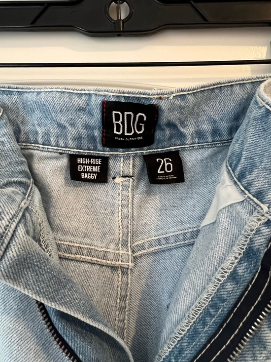 BDG Urban Outfitters Skylar Baggy Jeans - Picture 3 of 8